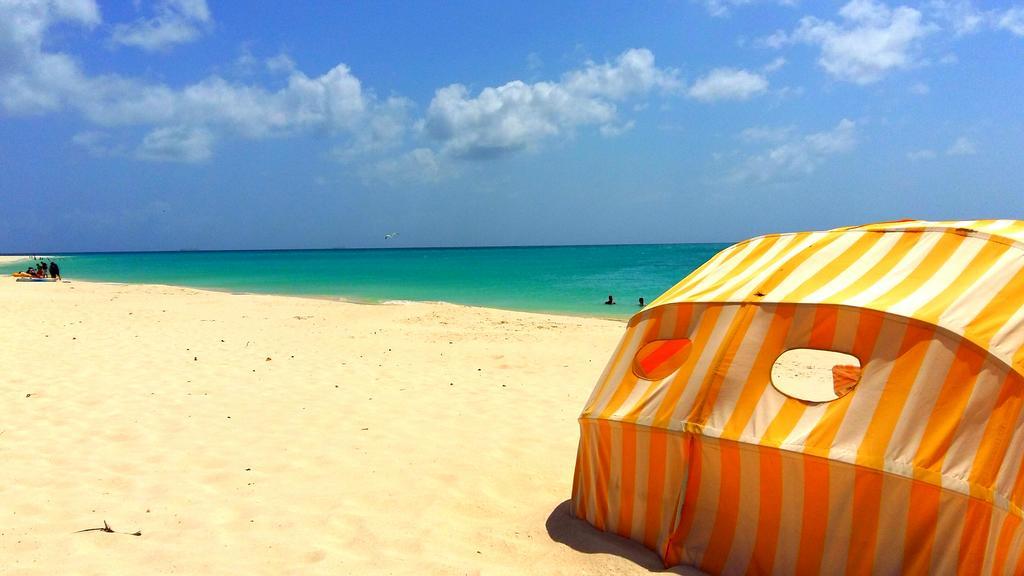 Dorado Eagle Beach Hotel Oranjestad Ngoại thất bức ảnh