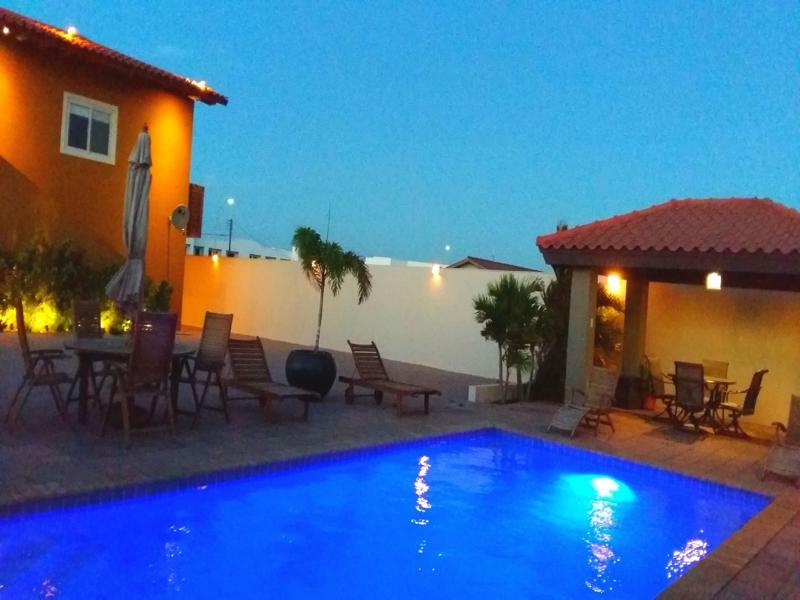 Dorado Eagle Beach Hotel Oranjestad Ngoại thất bức ảnh