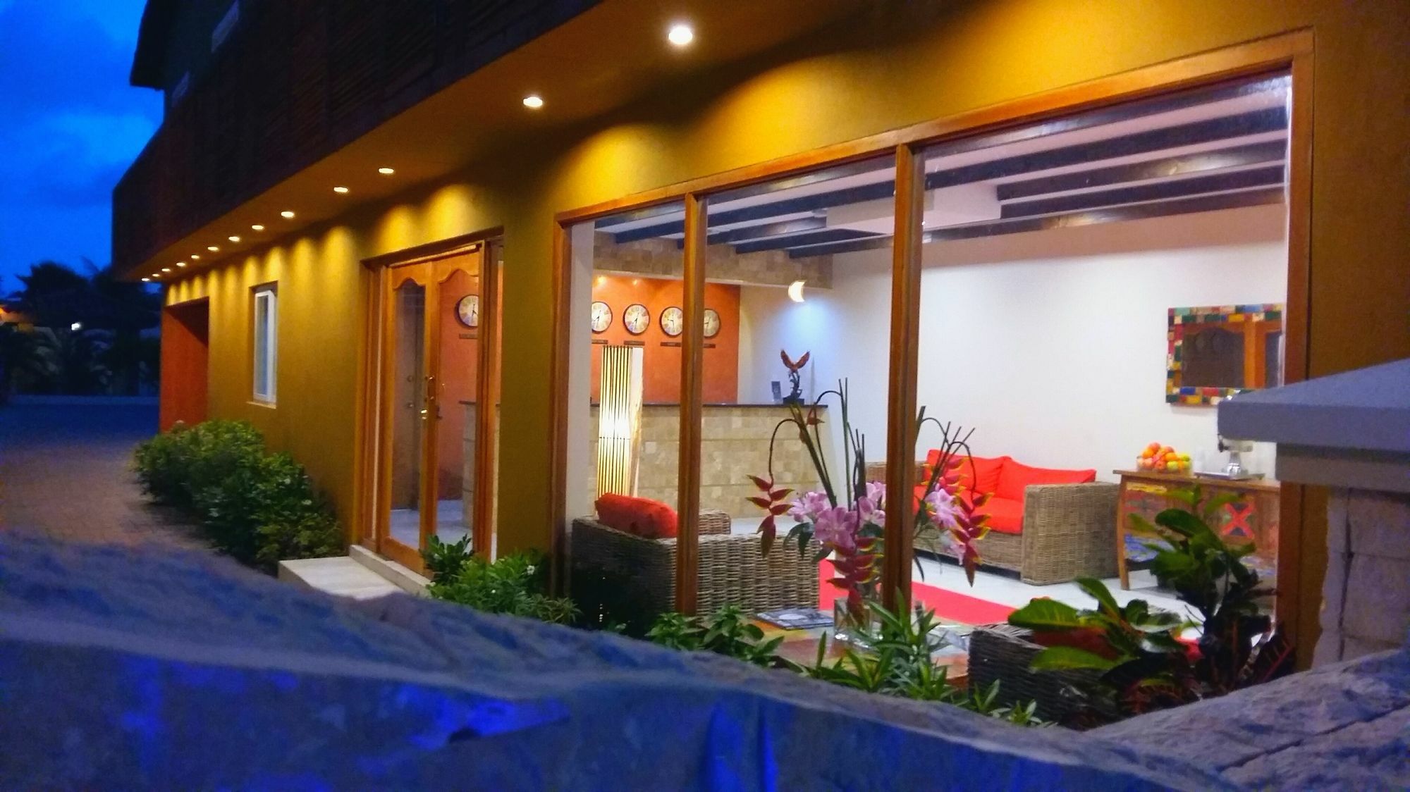 Dorado Eagle Beach Hotel Oranjestad Ngoại thất bức ảnh