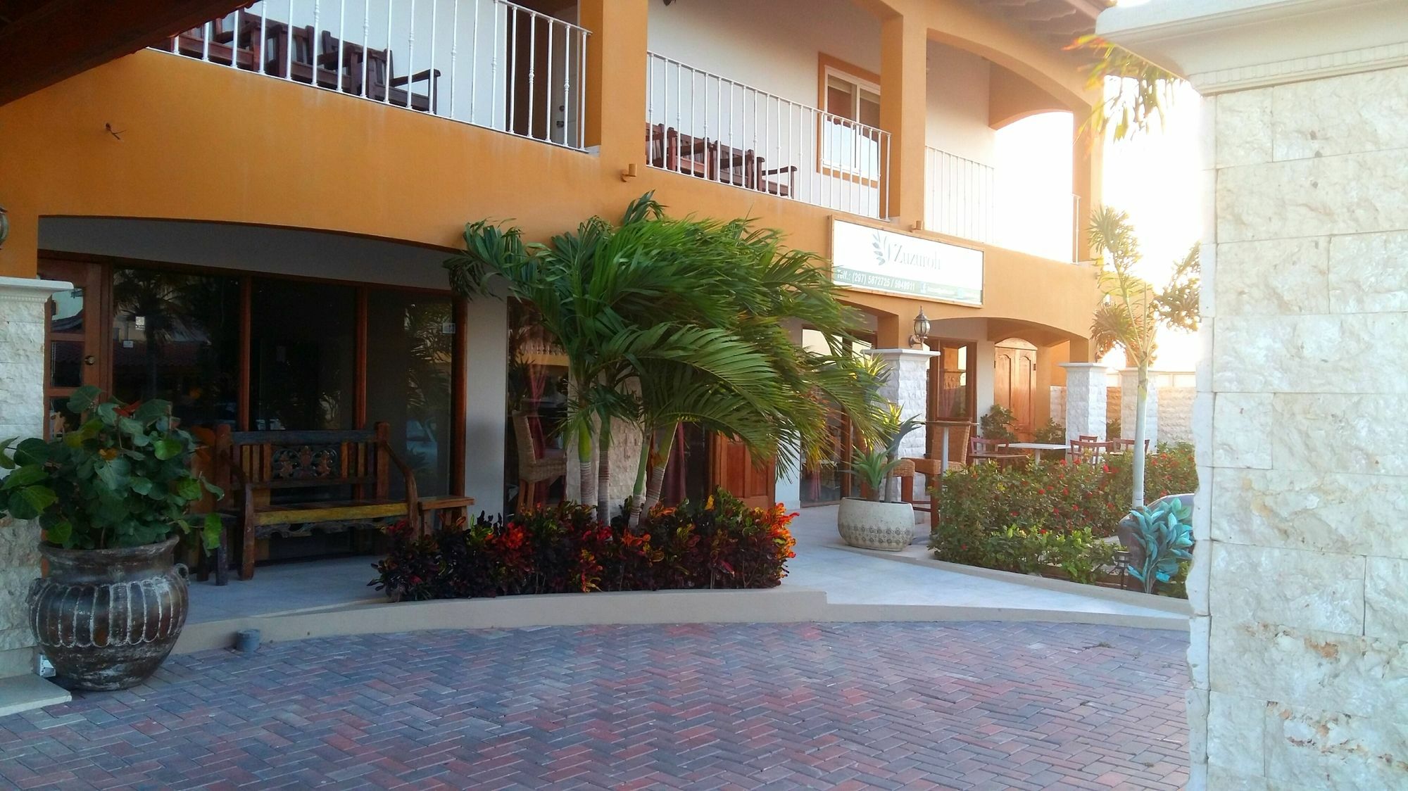 Dorado Eagle Beach Hotel Oranjestad Ngoại thất bức ảnh