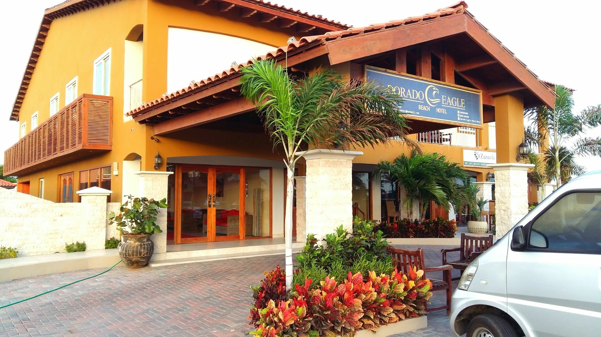 Dorado Eagle Beach Hotel Oranjestad Ngoại thất bức ảnh